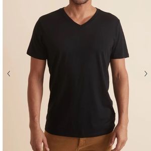 Marine Layer Larger Signature V-Neck Tee in Black size Large/Extra Large
